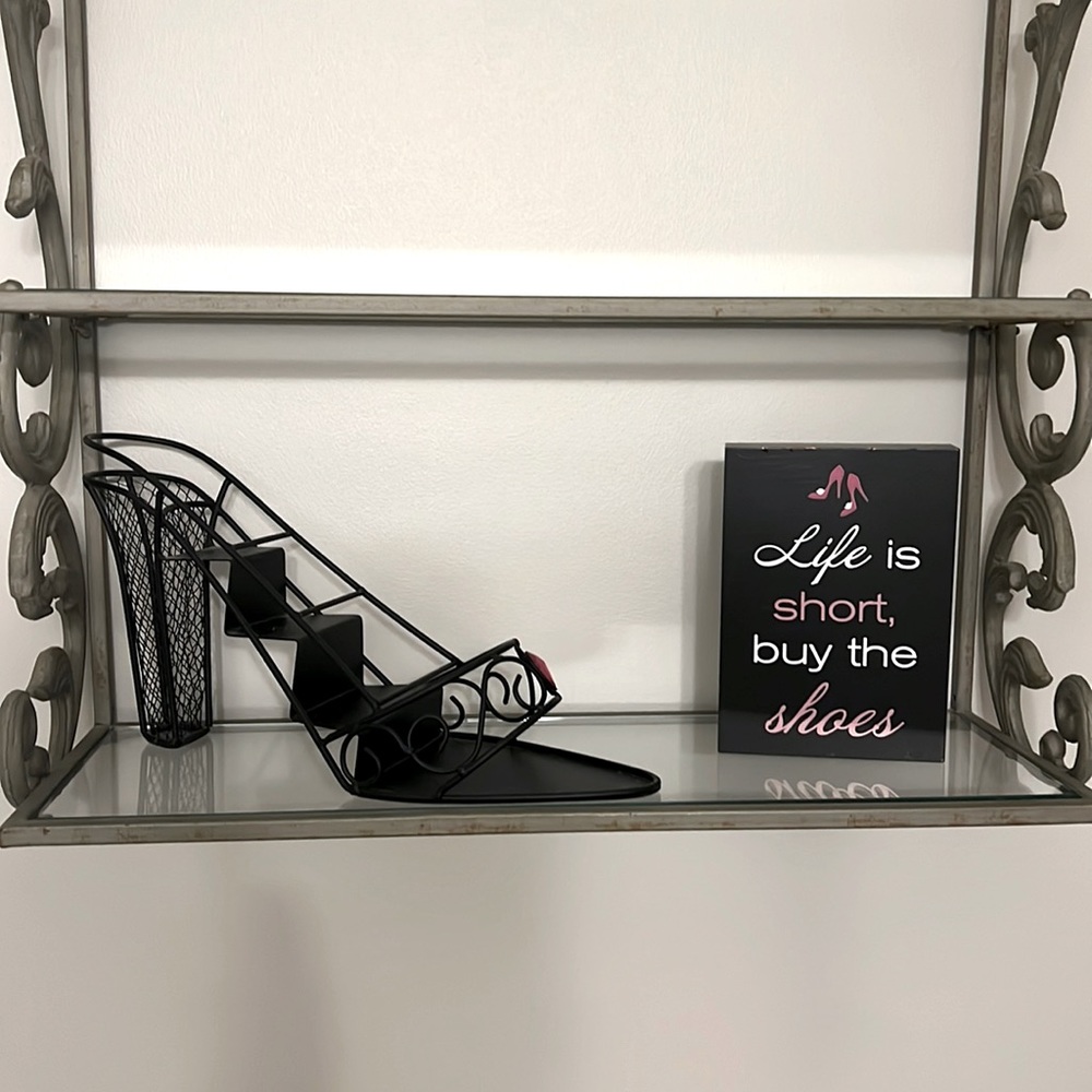 5/$15 - Fabulous Shoe Home Decor